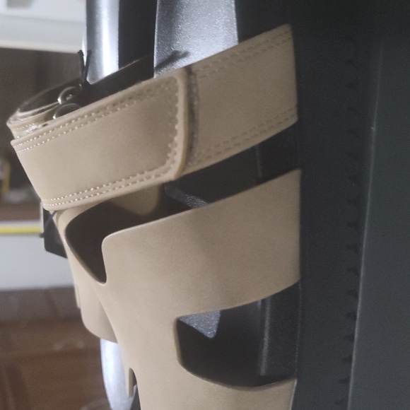 Steve Madden Women Brown Slide Sandals - Picture 3 of 7